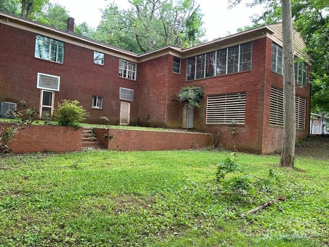 Property image 2 of 731 N Oakwood Drive in Park Grove, Statesville, NC 28677