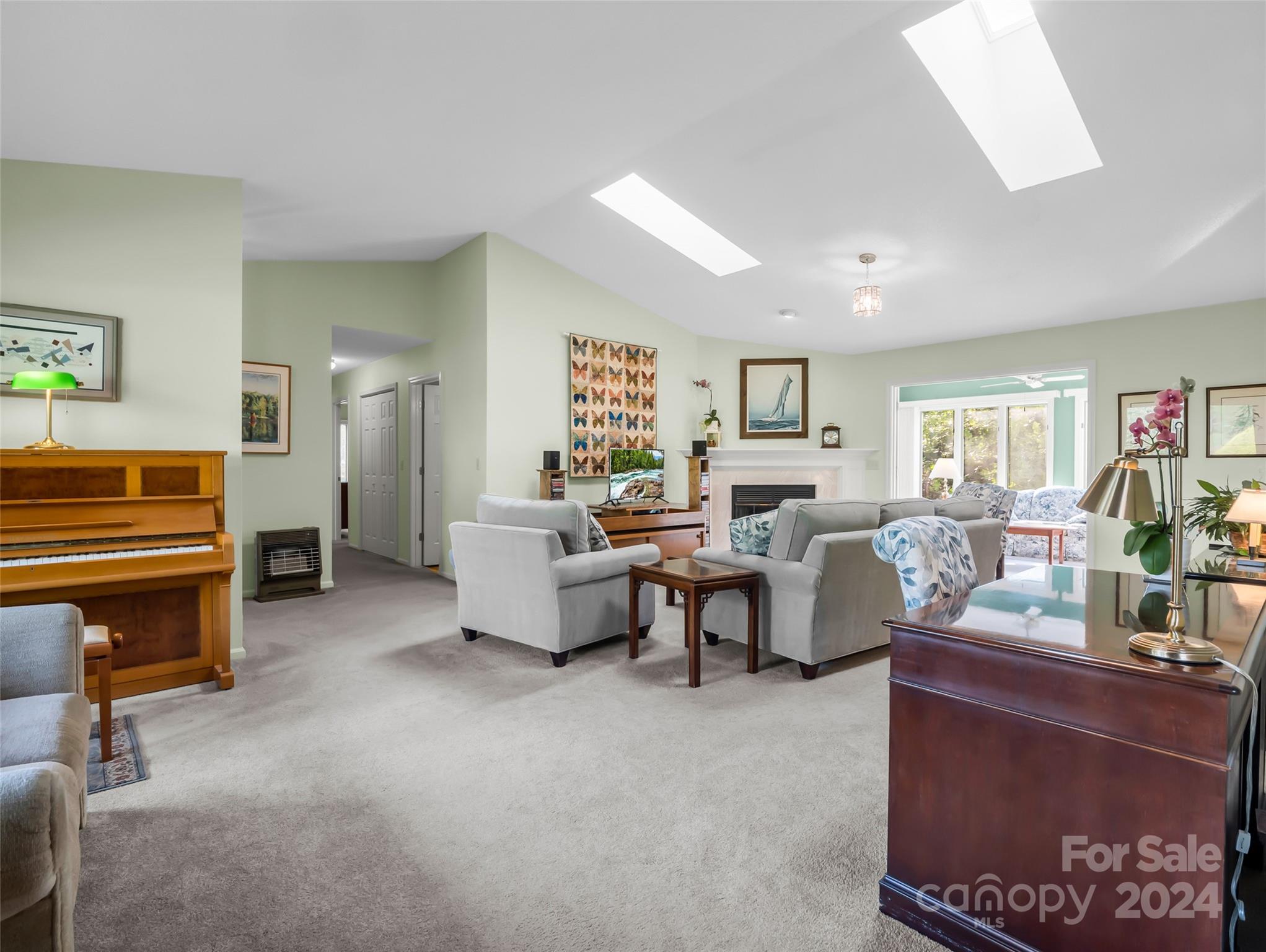 Property image 4 of 26 St Andrews Drive in Etowahs Reach, Etowah, NC 28729