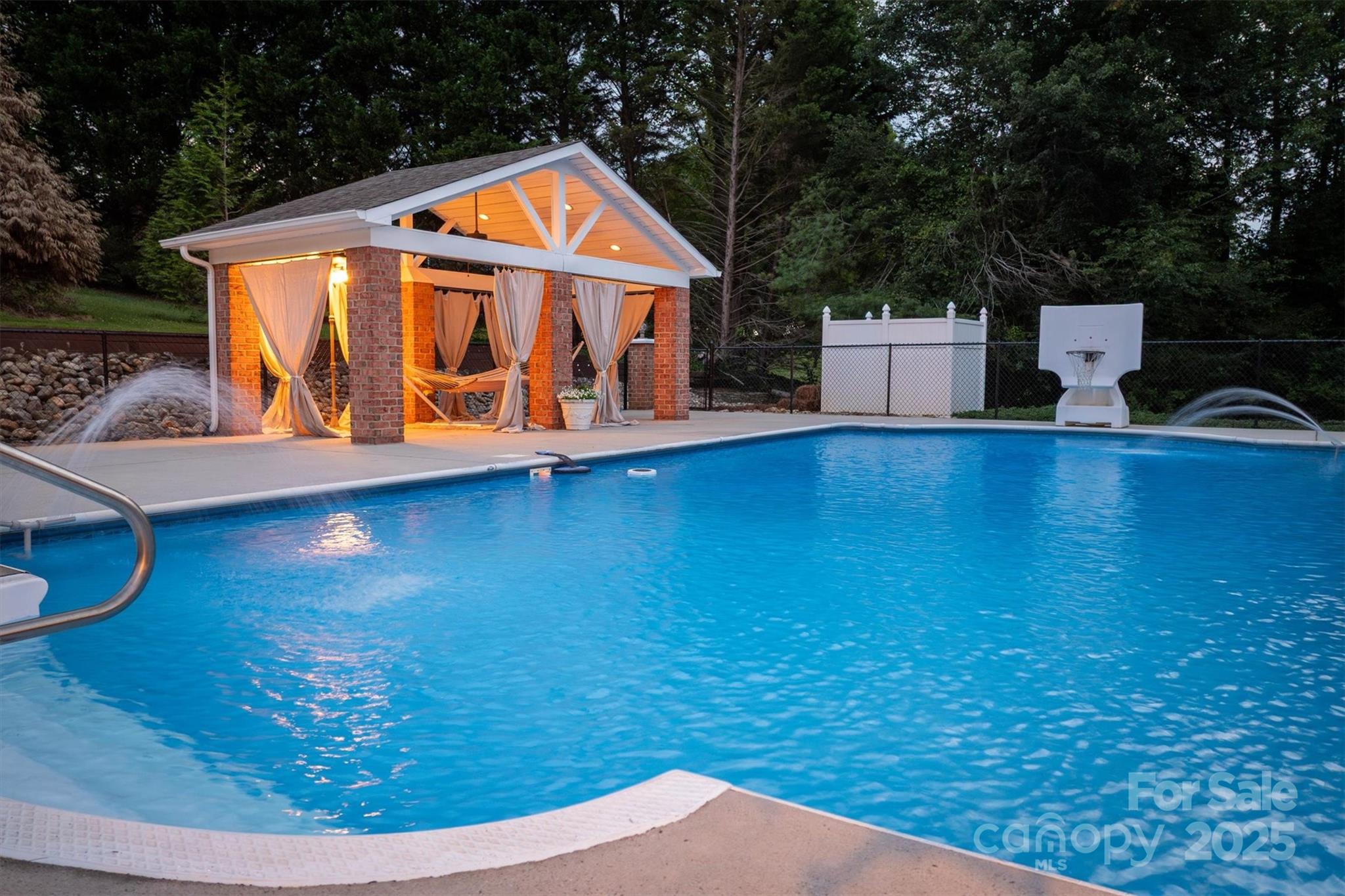 Property image 5 of 4137 Pinecrest Drive in Catawba Springs, Hickory, NC 28601