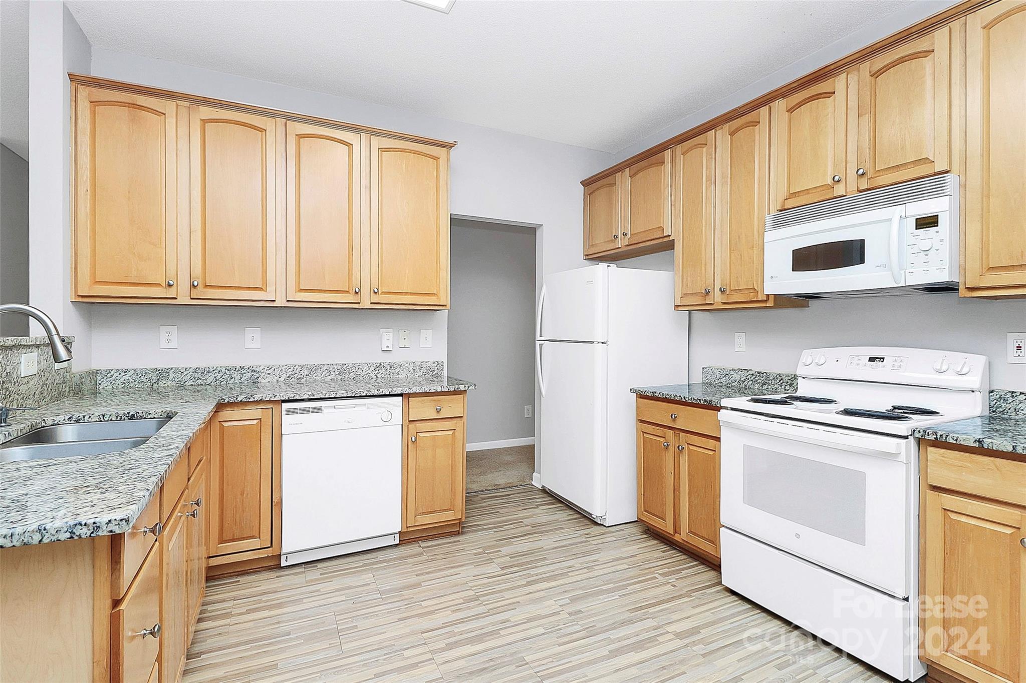 Property image 4 of 3103 Huntington Ridge Court in Weddington Ridge, Matthews, NC 28105