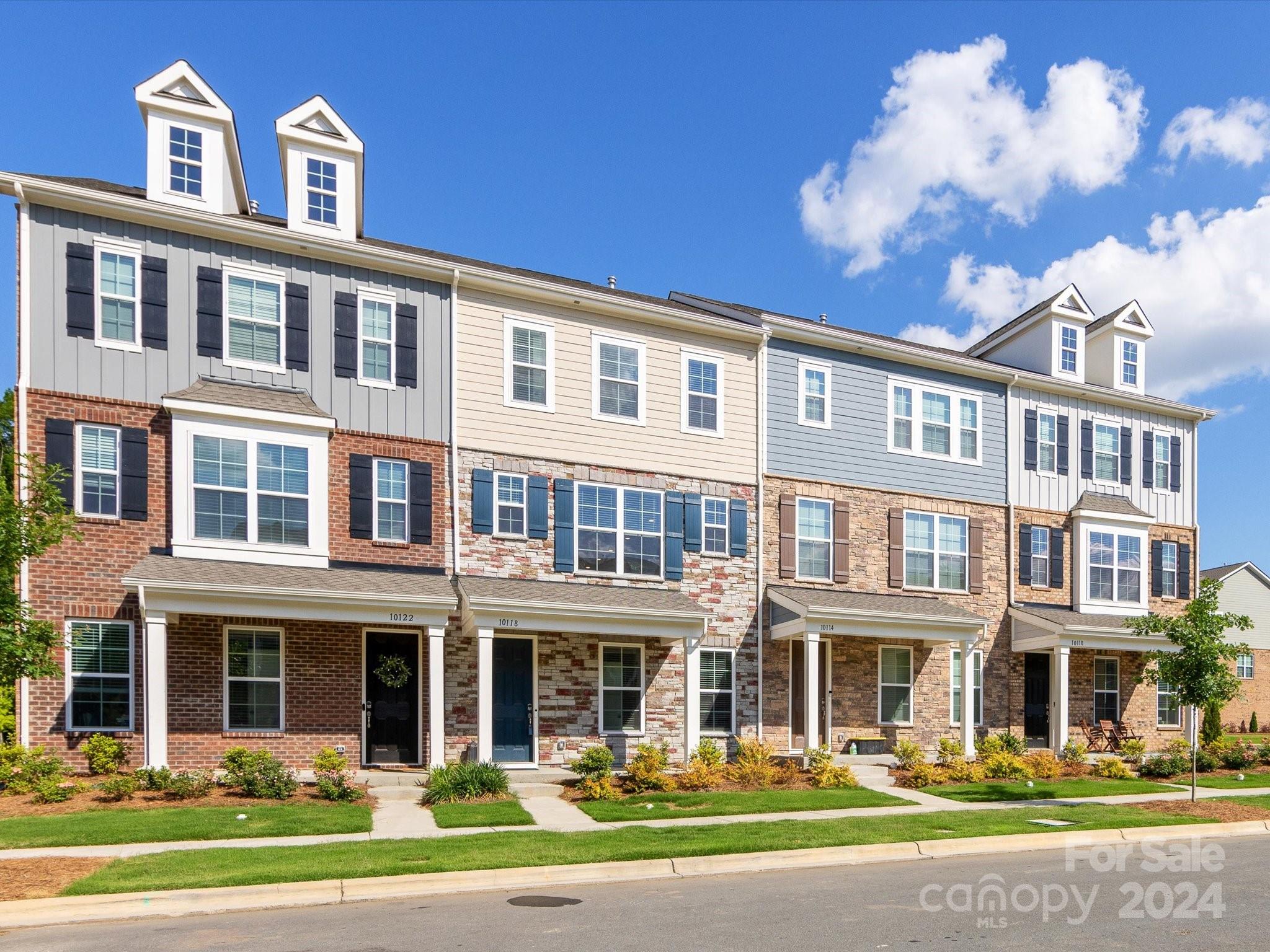 Property image 2 of 10118 Hemingway Place in Gatsby, Charlotte, NC 28227