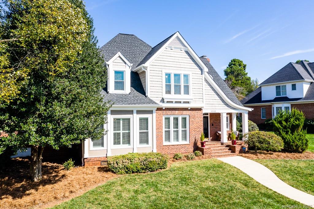 Property image 3 of 1242 Lochshire Lane in Glenmoor, Gastonia, NC 28054