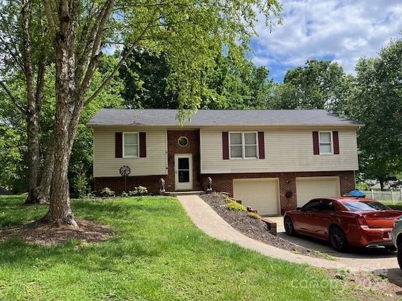 Property image 2 at 1661 Oakmont Drive, Lenoir, NC 28645