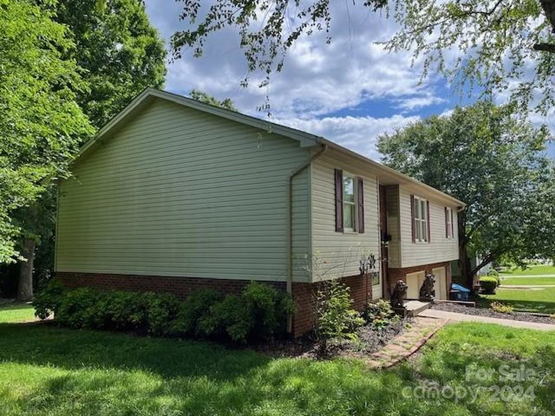 Property image 4 at 1661 Oakmont Drive, Lenoir, NC 28645