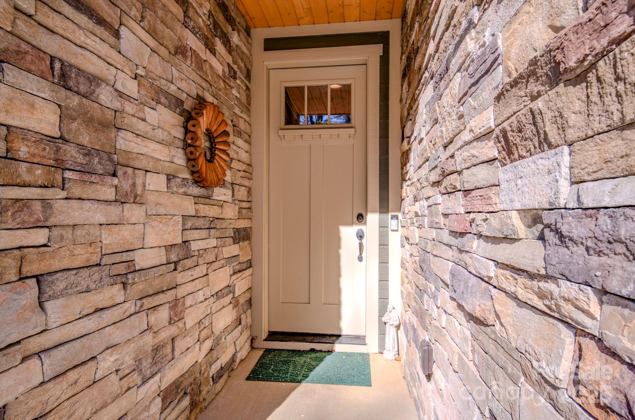 Property image 5 of 560 Sweet Birch Park Lane in Sweet Birch Commons, Black Mountain, NC 28711