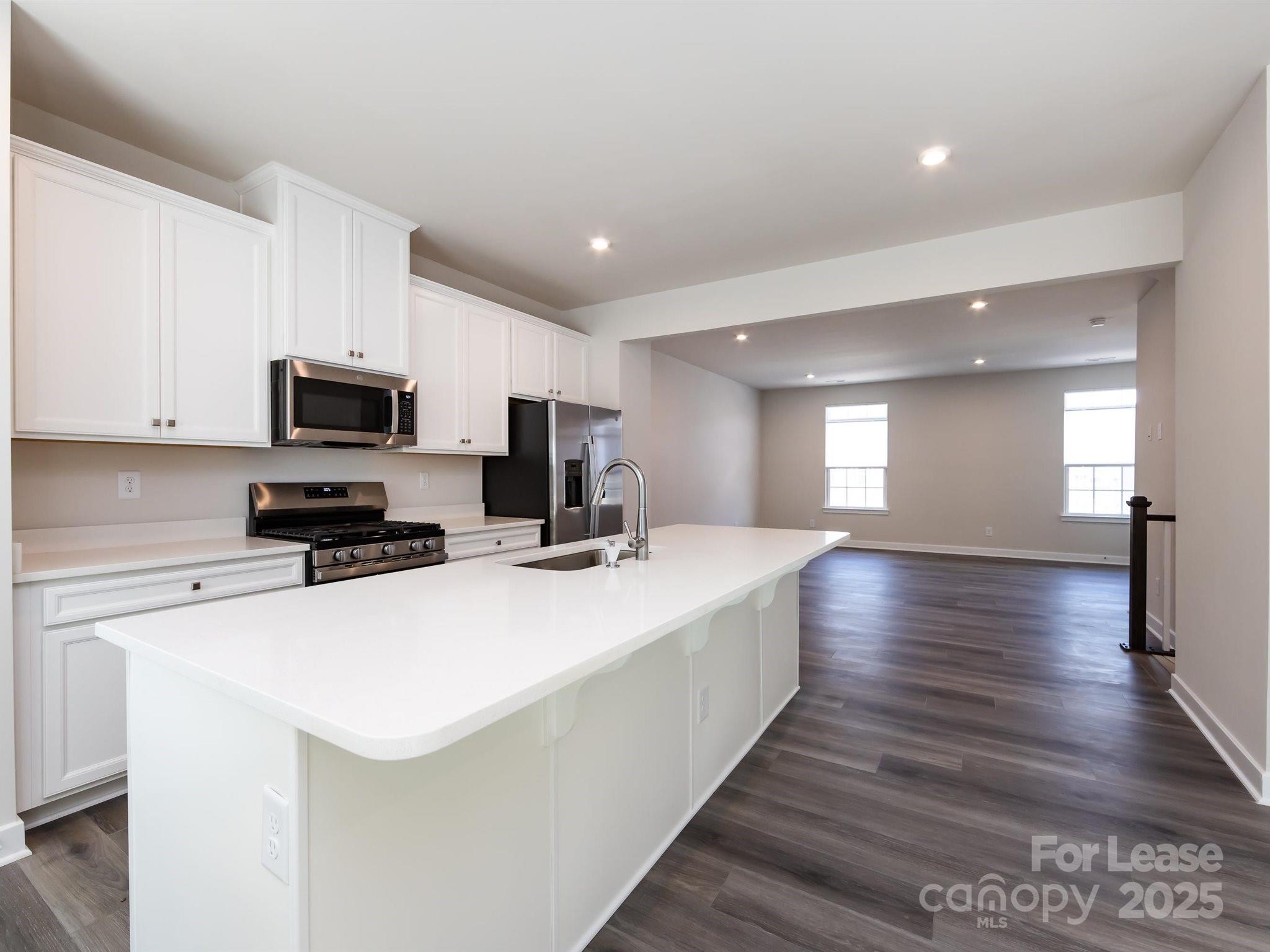 Property image 2 of 431 Moondance Drive in Tupelo, Gastonia, NC 28054