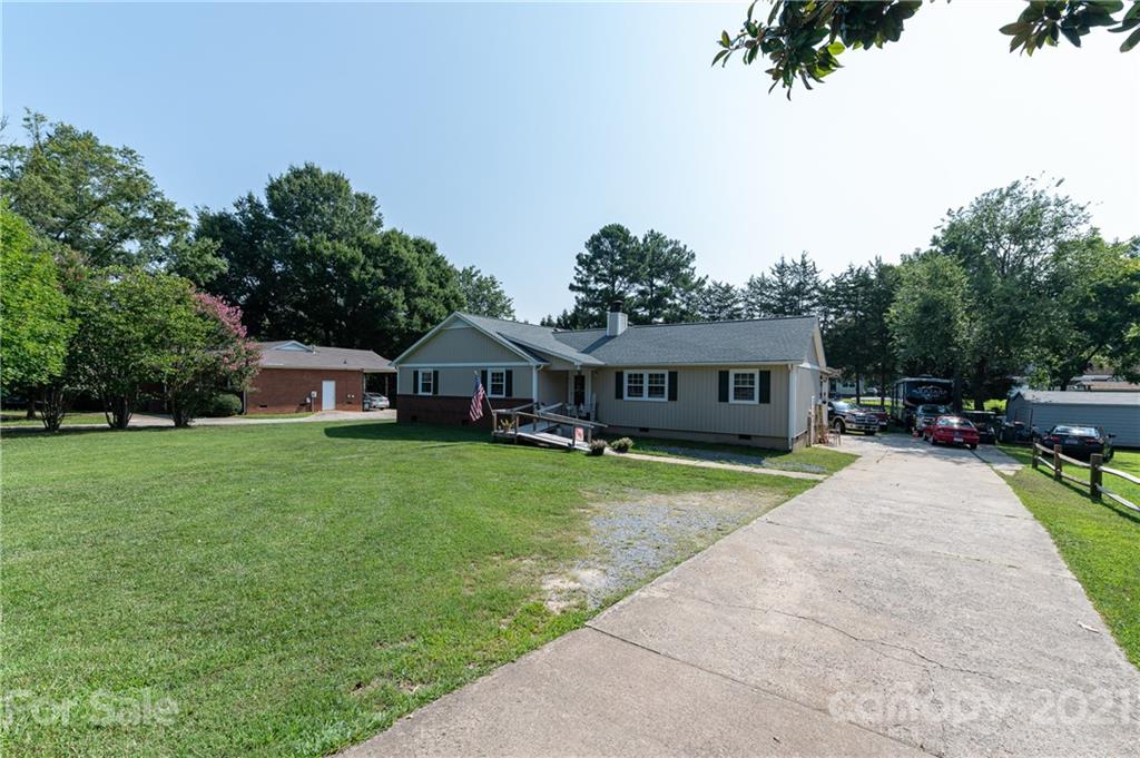 Property image 2 of 2428 Union Road in Robinson Heights, Gastonia, NC 28054