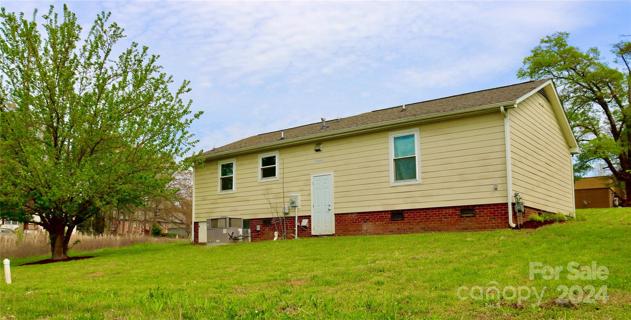 Property image 4 of 1619 Whisnant Street in Greenville, Charlotte, NC 28206