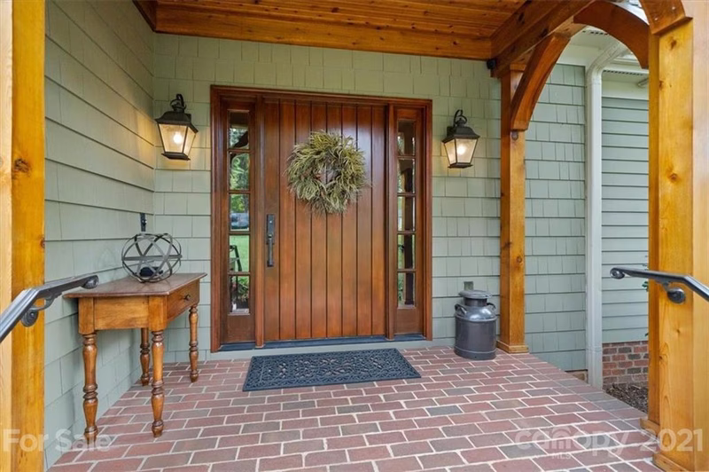 Property image 2 at 712 8th Street Drive, Hickory, NC 28601