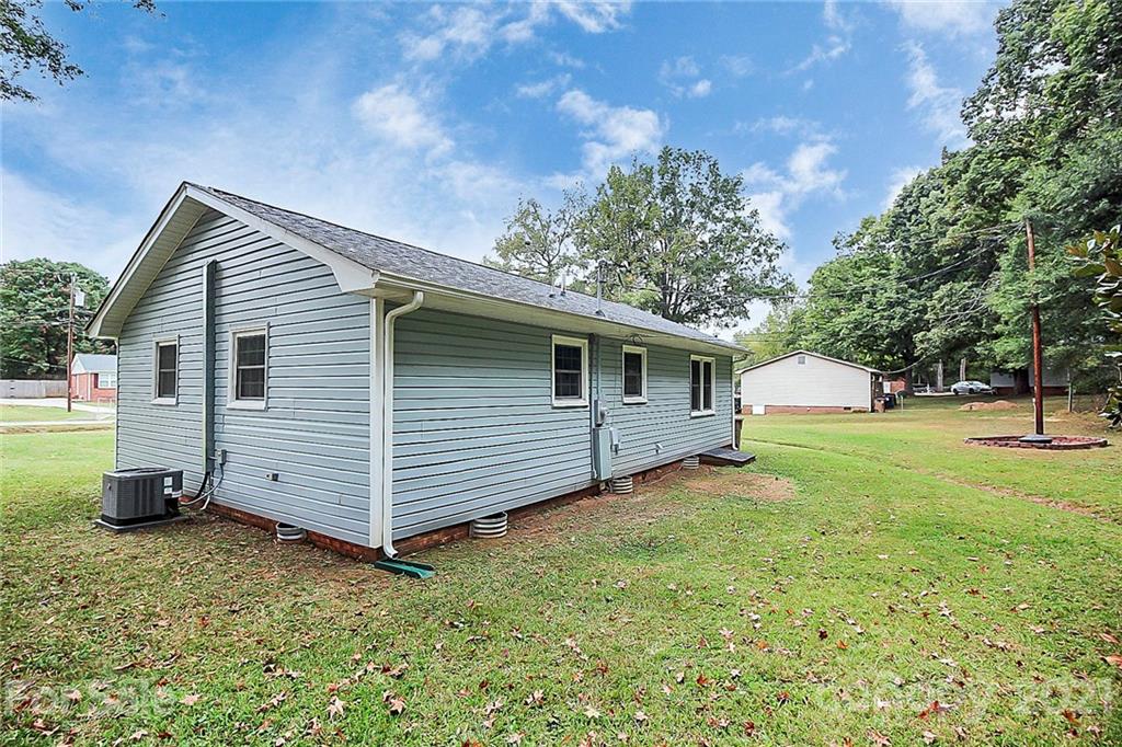 Property image 3 of 200 Grover Moore Place in Indian Trail Park, Indian Trail, NC 28079