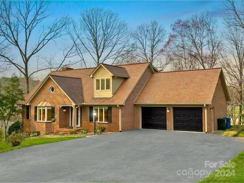 3905 Pinecrest Drive