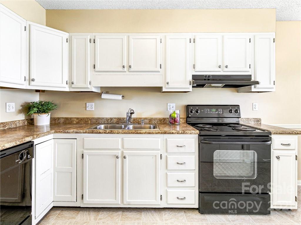 Property image 5 of 21 Hollybrook Drive in Hollybrook Condos, Asheville, NC 28803