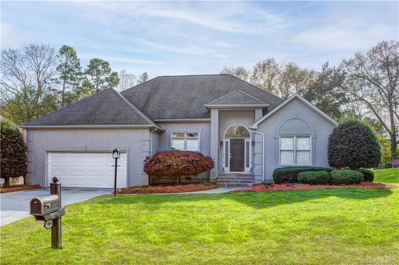 523 River Oaks Lane