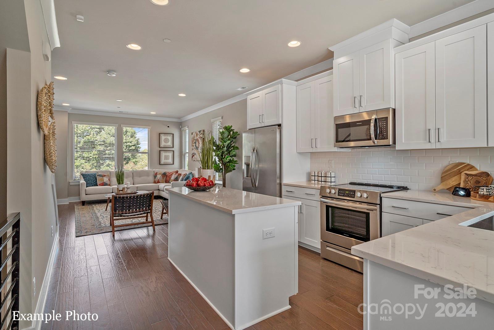 Property image 4 of 312 E Cama Street in LOSO Terraces, Charlotte, NC 28217