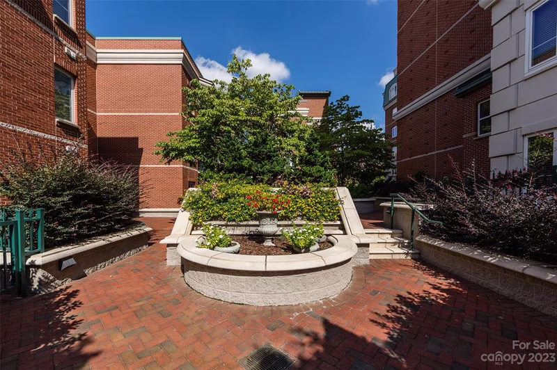Property image 2 at 401 Church Street, Charlotte, NC 28202