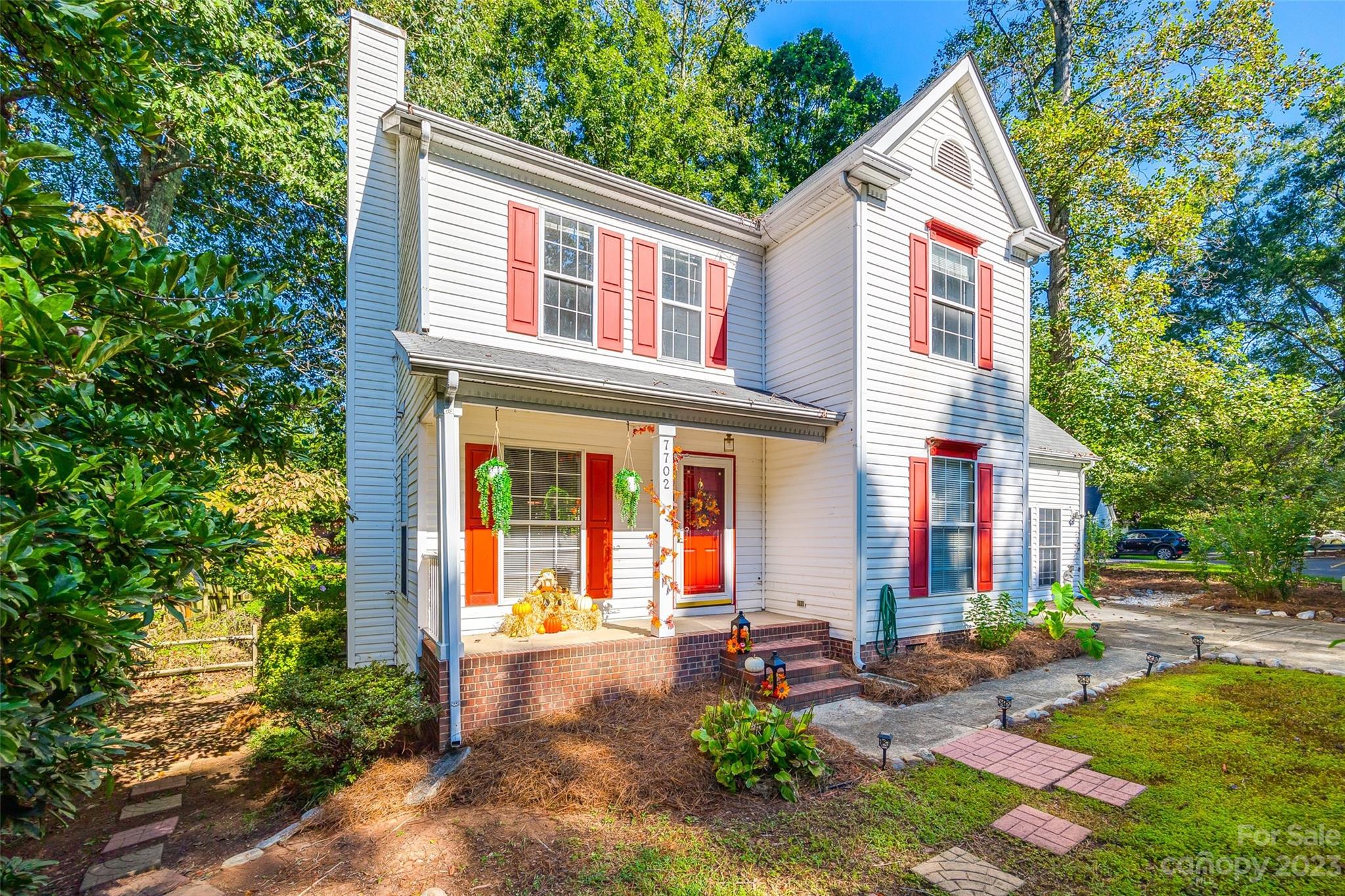 Property image 2 of 7702 Ivy Hollow Drive in Pence Pond, Charlotte, NC 28227