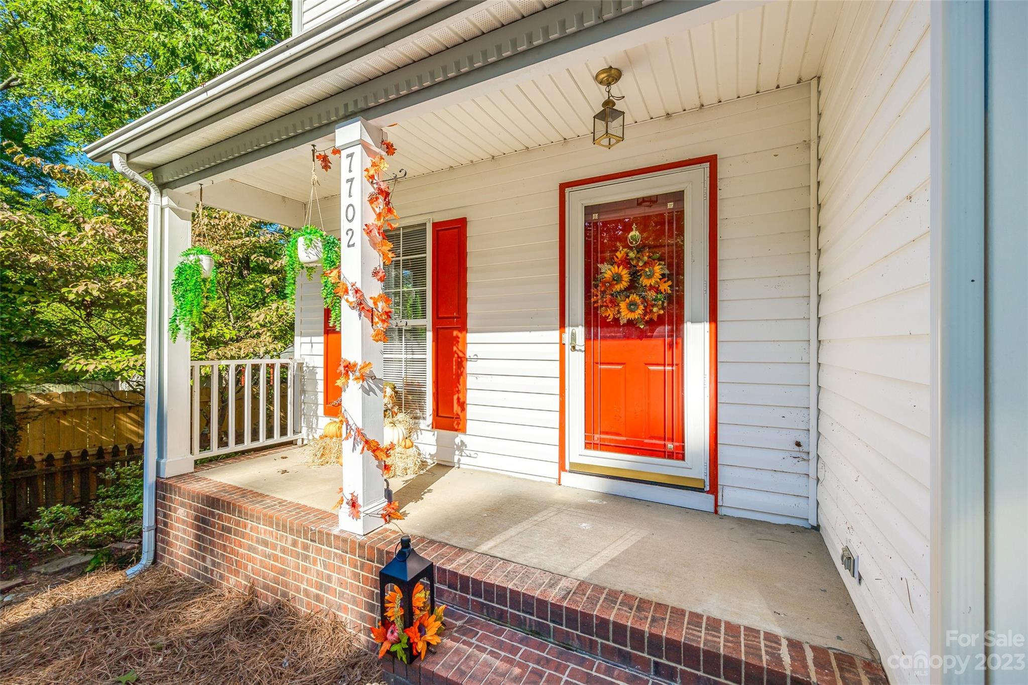 Property image 3 of 7702 Ivy Hollow Drive in Pence Pond, Charlotte, NC 28227