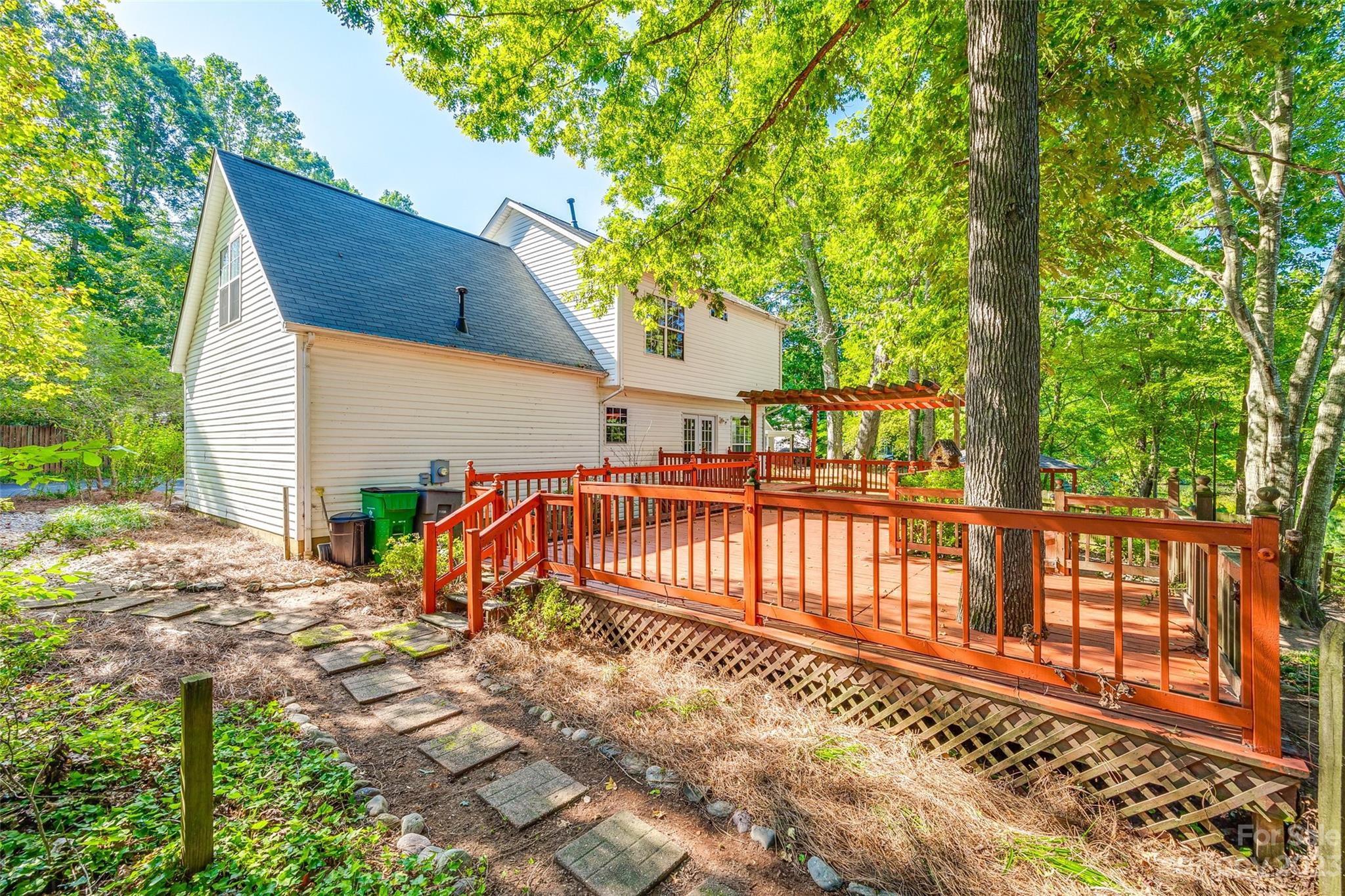 Property image 5 of 7702 Ivy Hollow Drive in Pence Pond, Charlotte, NC 28227