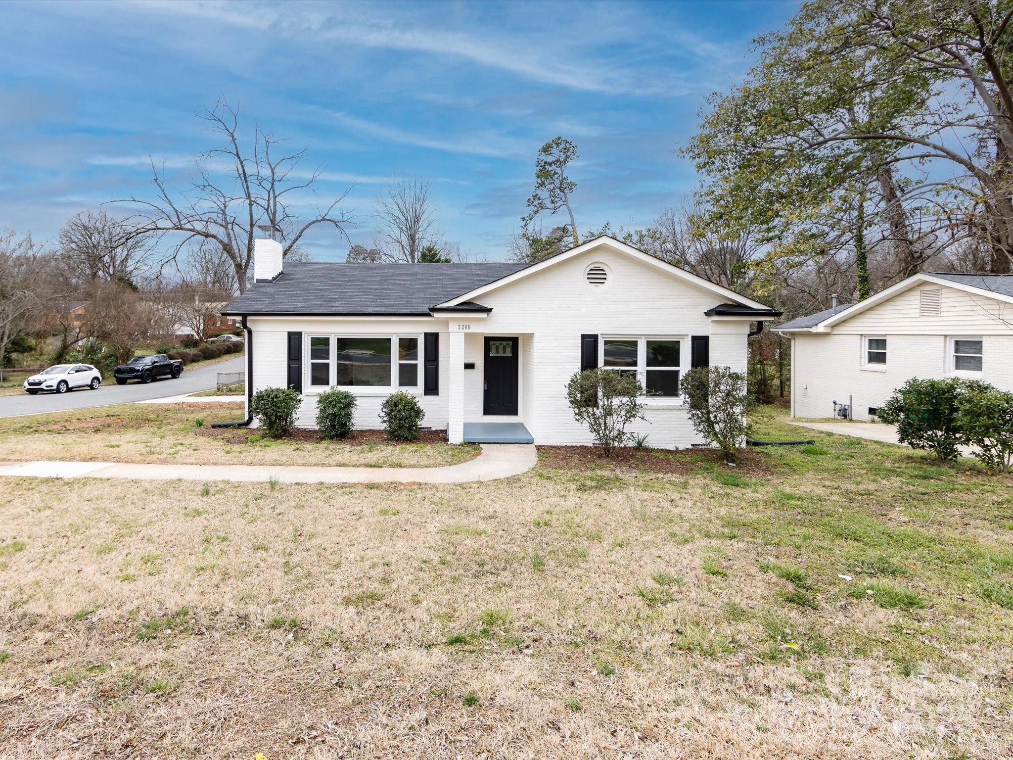 Property image 3 of 2286 Kilborne Drive in Markham Village, Charlotte, NC 28205