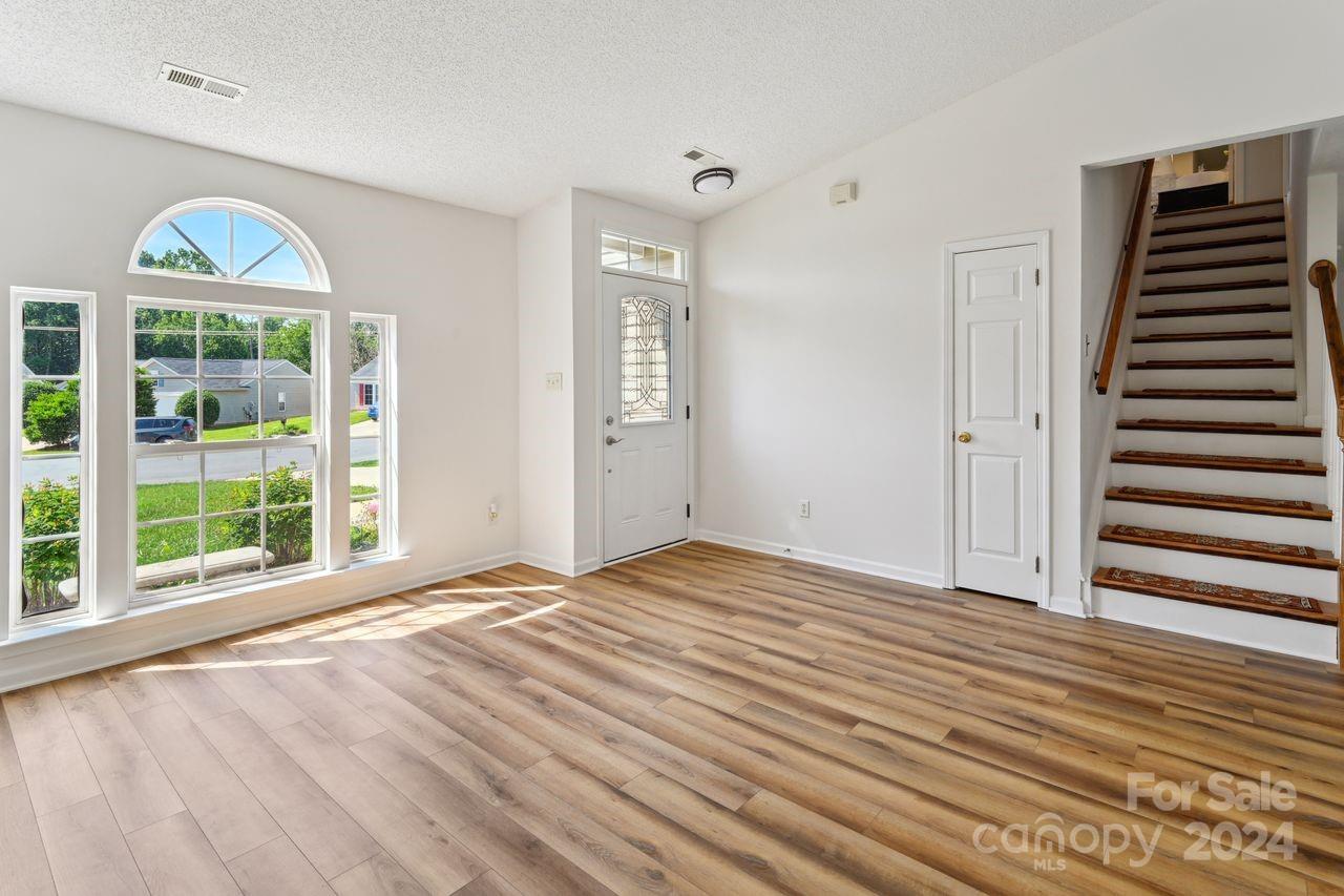 Property image 3 of 9907 Peppermint Lane in Turtle Rock, Charlotte, NC 28215
