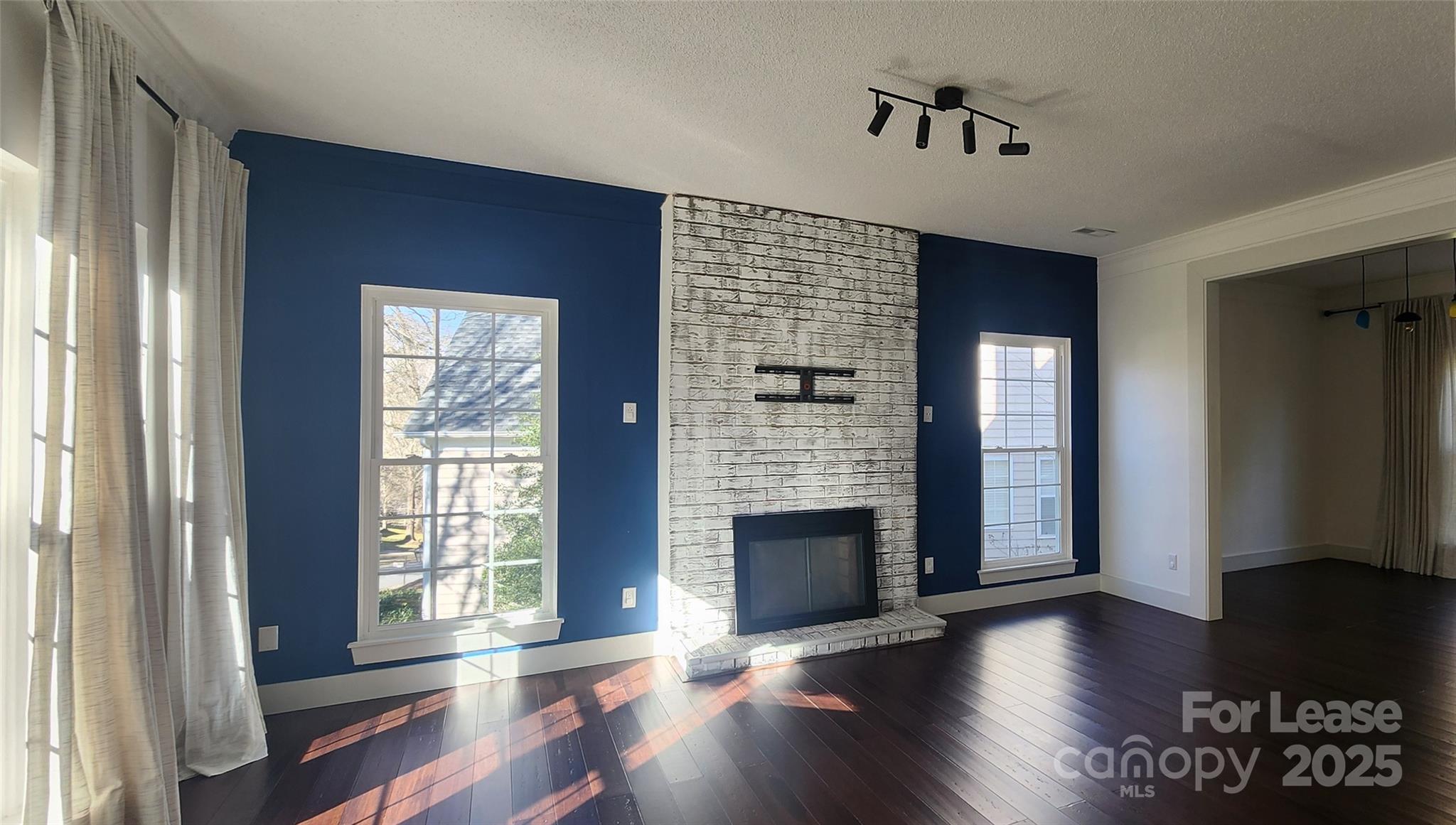 Property image 2 of 6239 Oxwynn Lane in Providence Commons, Charlotte, NC 28270