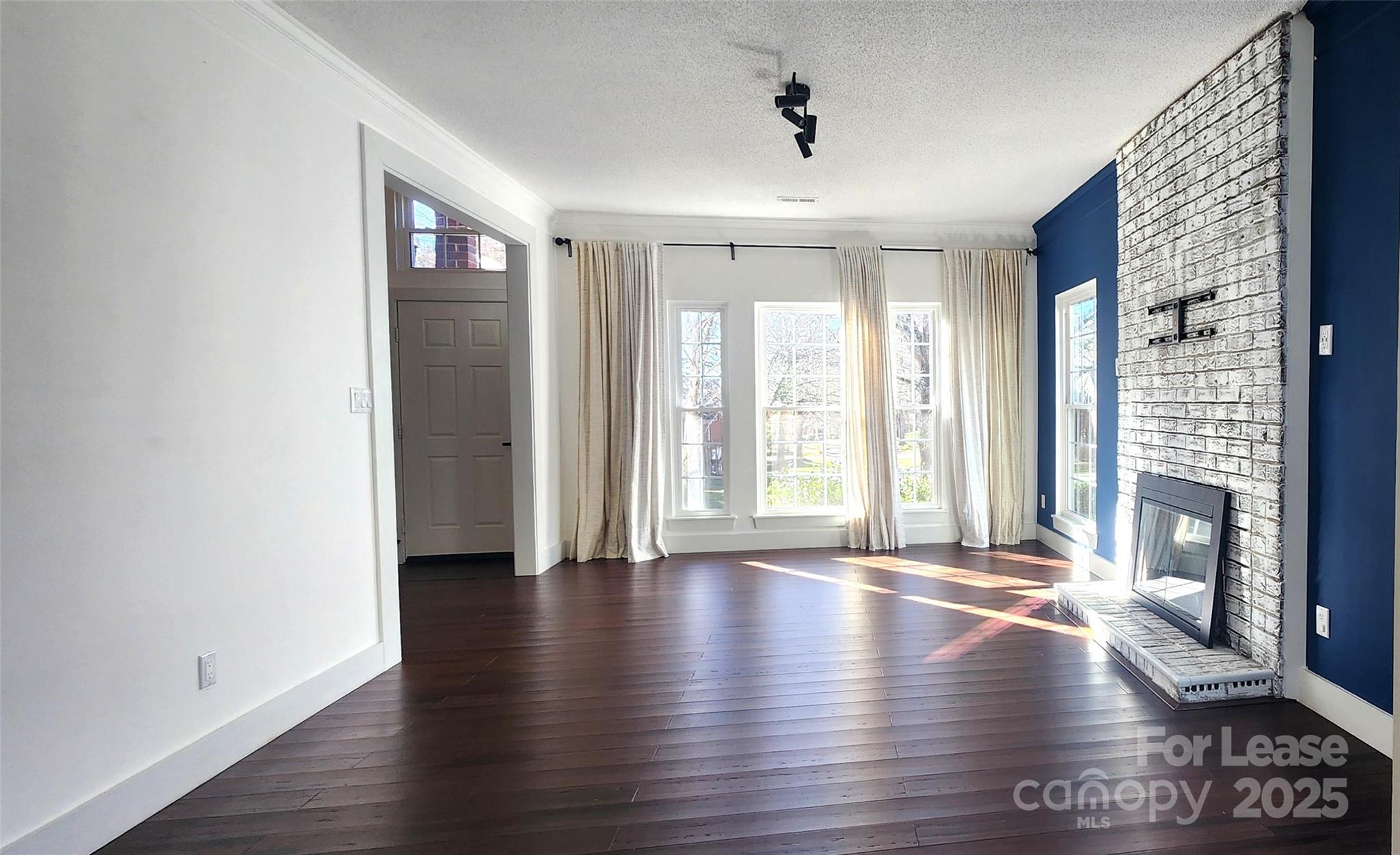 Property image 3 of 6239 Oxwynn Lane in Providence Commons, Charlotte, NC 28270