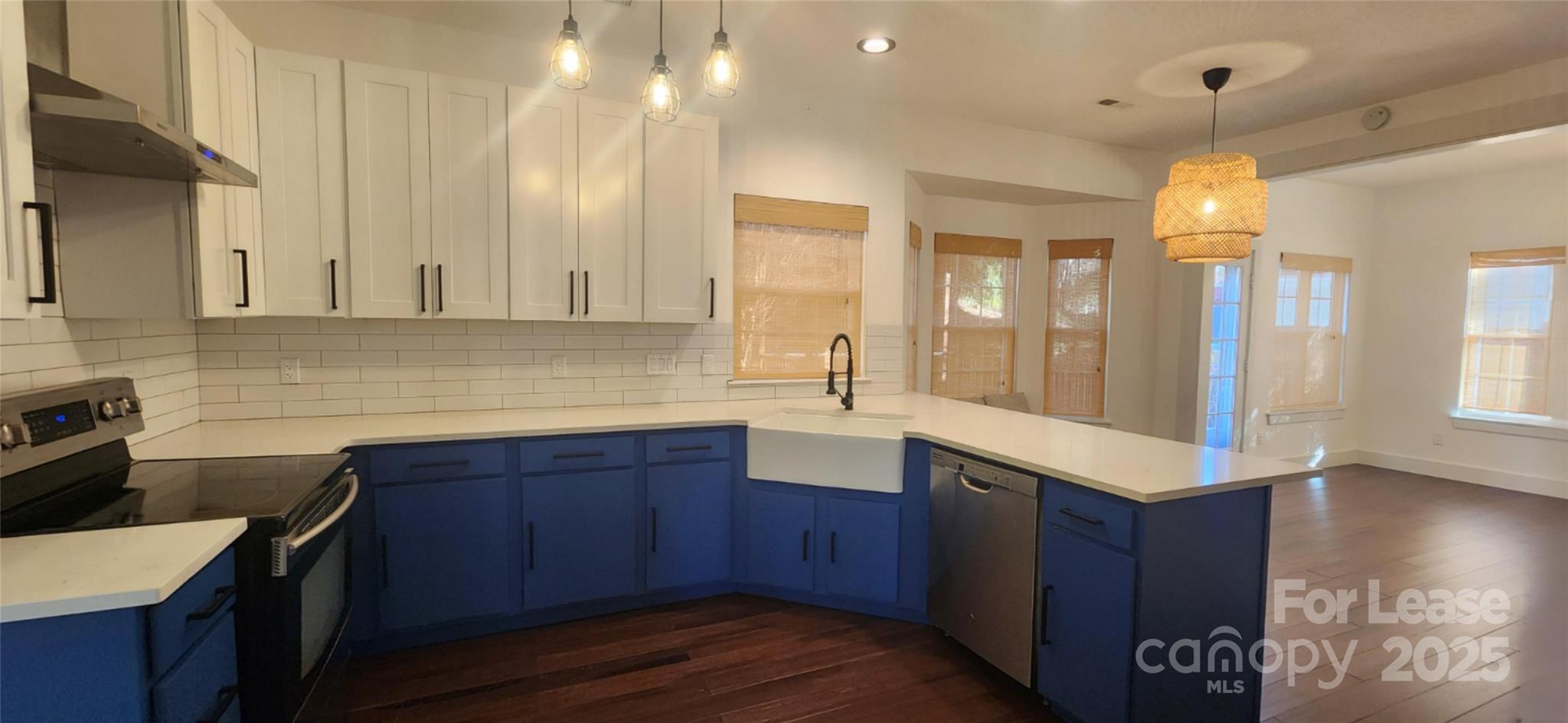 Property image 4 of 6239 Oxwynn Lane in Providence Commons, Charlotte, NC 28270