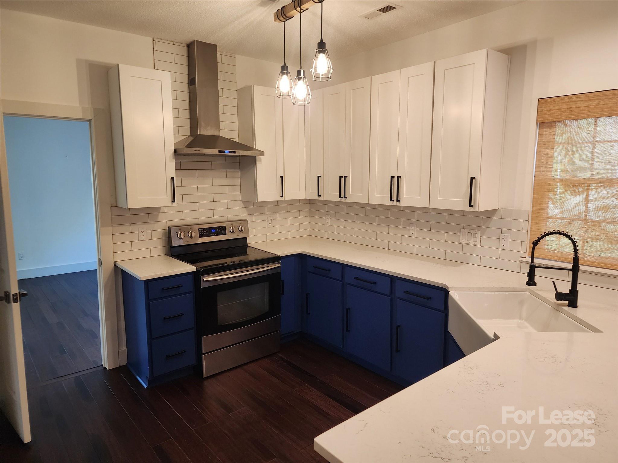 Property image 5 of 6239 Oxwynn Lane in Providence Commons, Charlotte, NC 28270