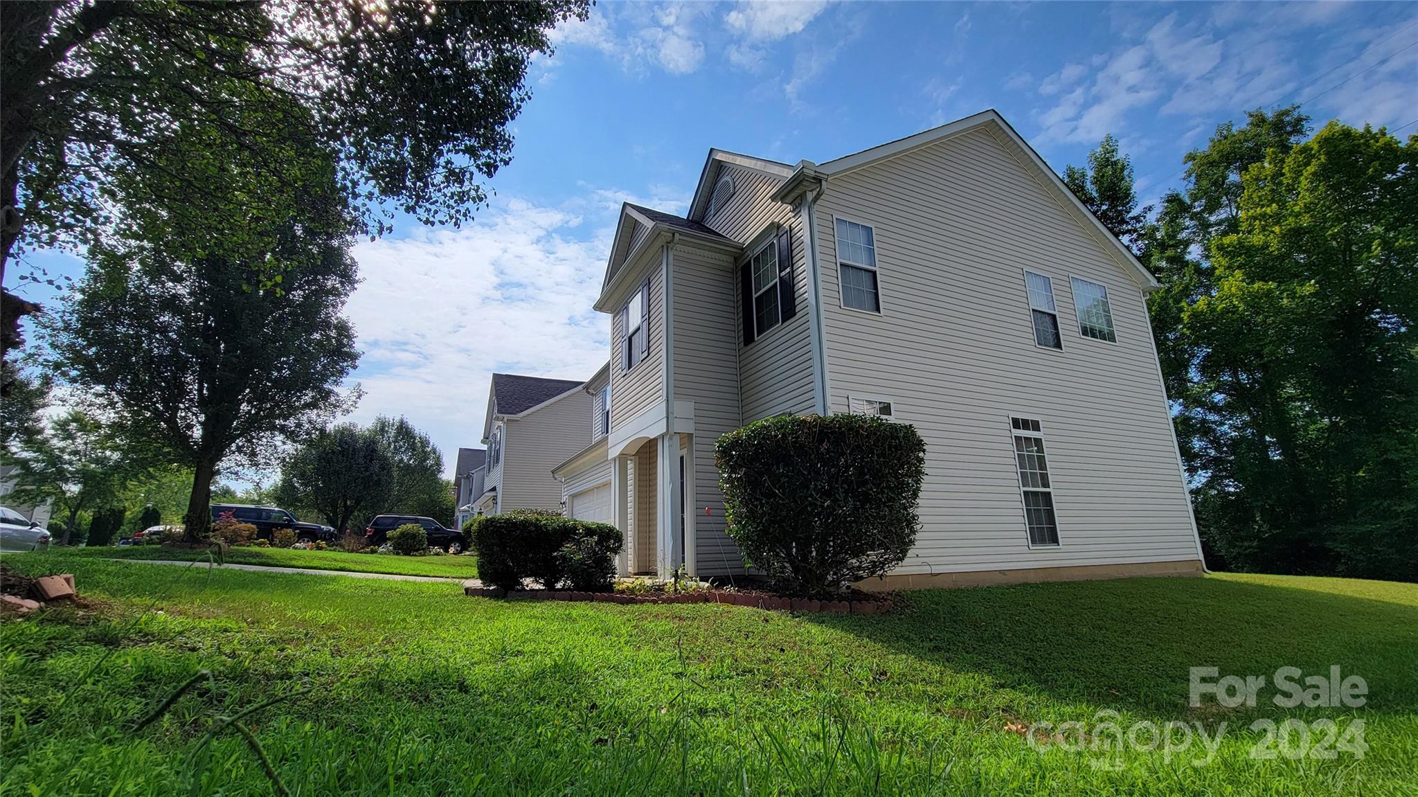 Property image 2 of 9529 Green Apple Drive in Turtle Rock, Charlotte, NC 28215