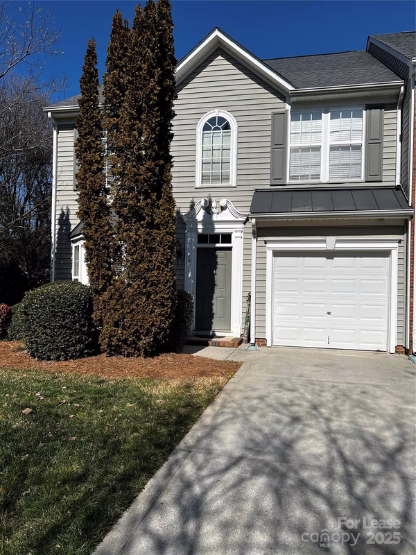 1800 Lookout Lane