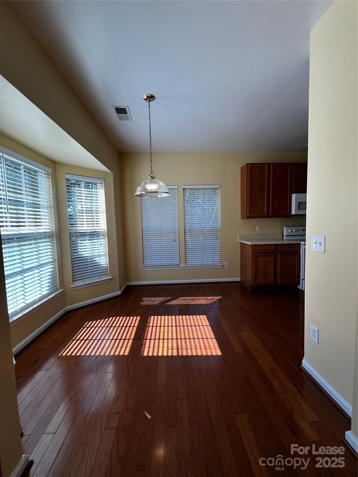 Property image 5 of 1800 Lookout Lane in Robinwood Village, Gastonia, NC 28054