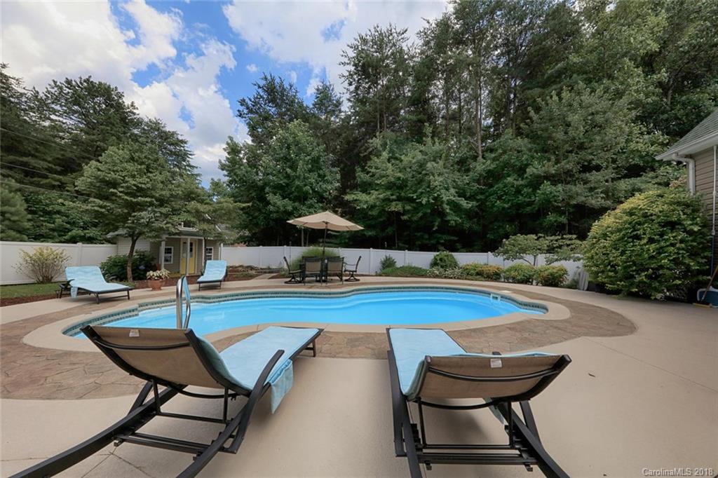 Property image 3 of 145 Morgan Bluff Road in Pirates Cove, Mooresville, NC 28117