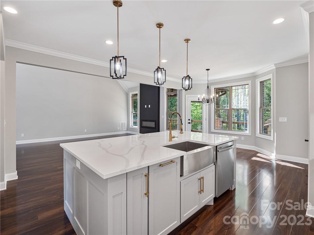 Property image 4 of 2676 Touchstone Circle in Walnut Creek, Newton, NC 28658