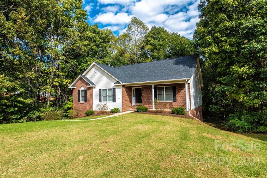Property image 5 of 1733 7th Street Lane in Providence Forest, Hickory, NC 28602