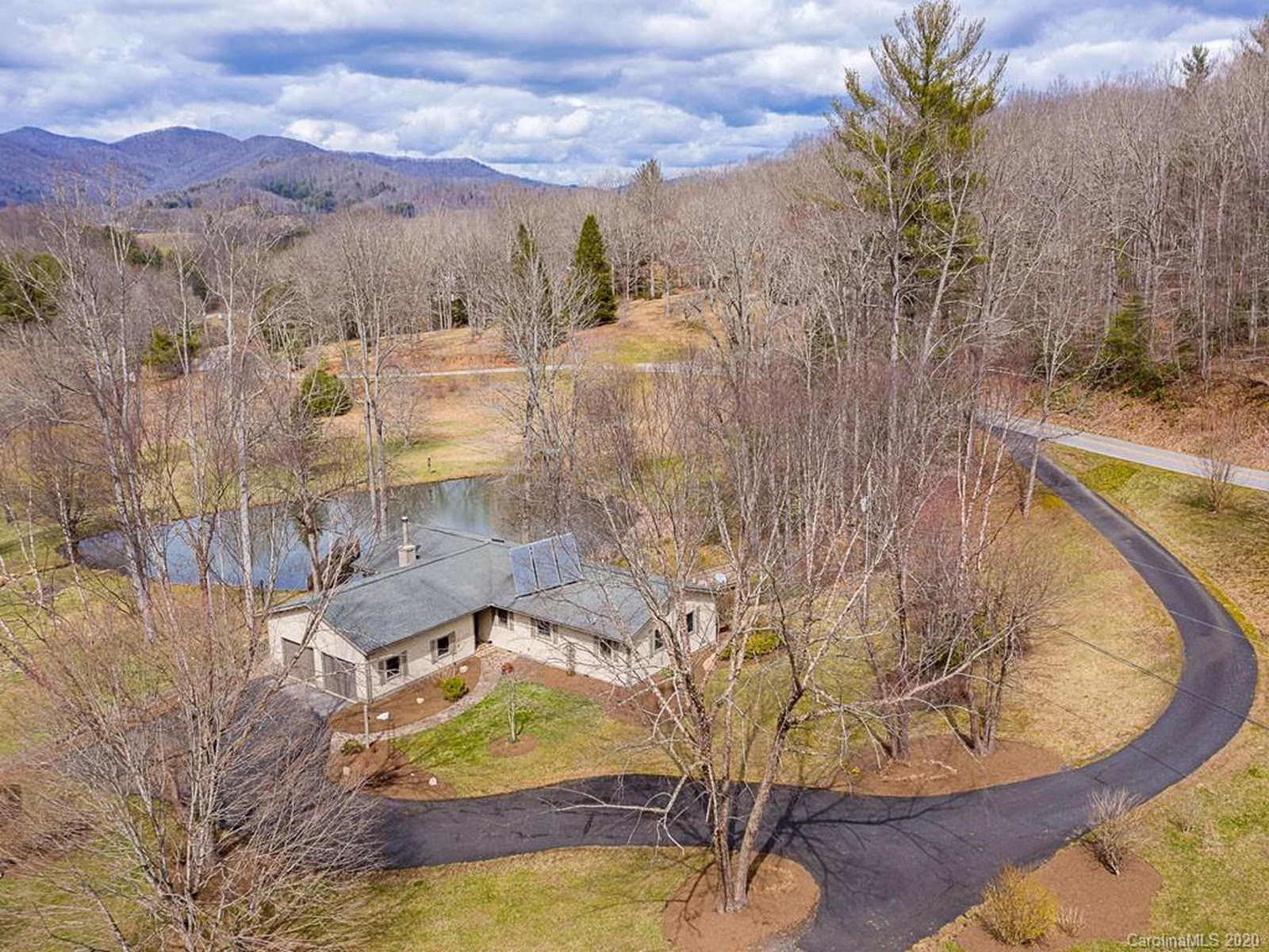Property image 1 at 926 Ransom Silvers Road, Burnsville, NC 28714