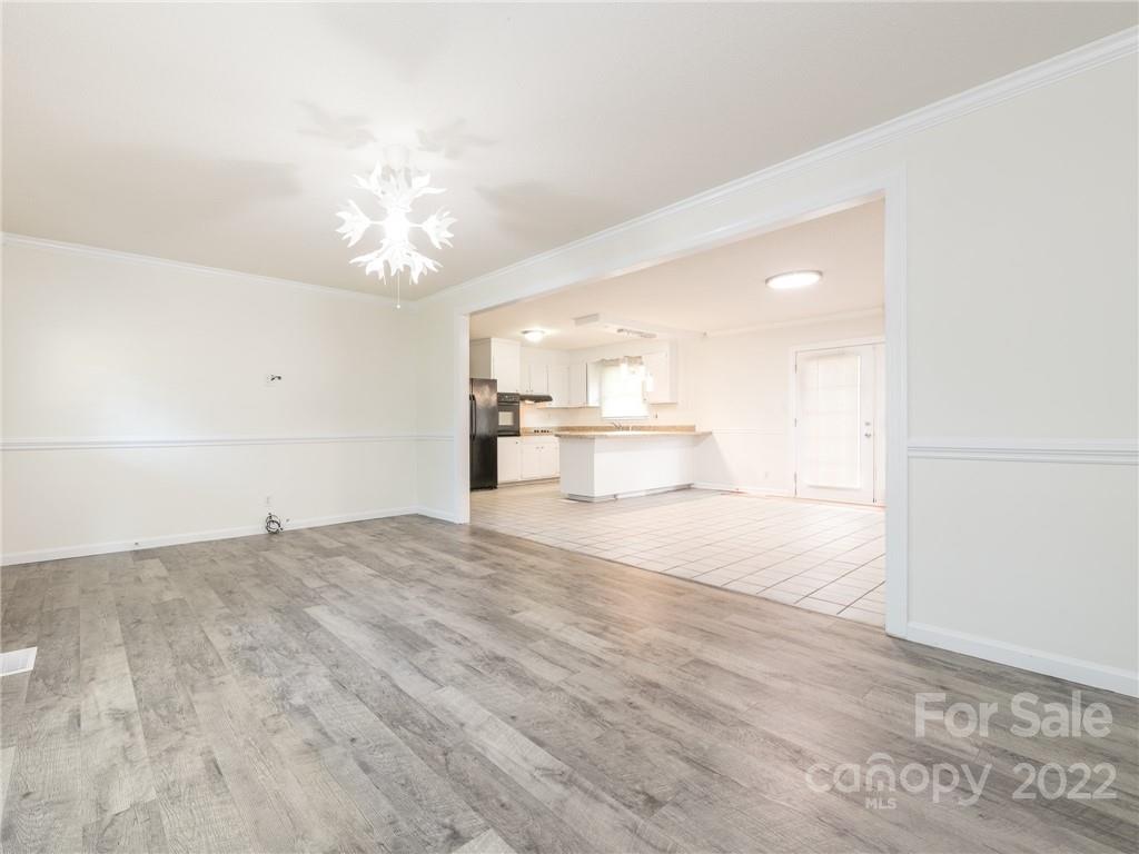 Property image 4 of 2614 Fairgreen Drive in Southgate, Gastonia, NC 28056