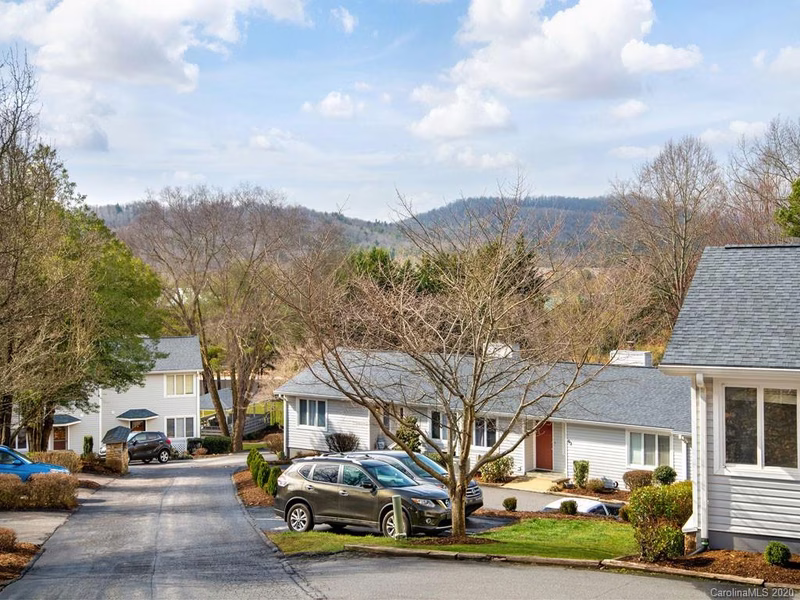 Property image 3 at 91 Hollybrook Drive, Asheville, NC 28803
