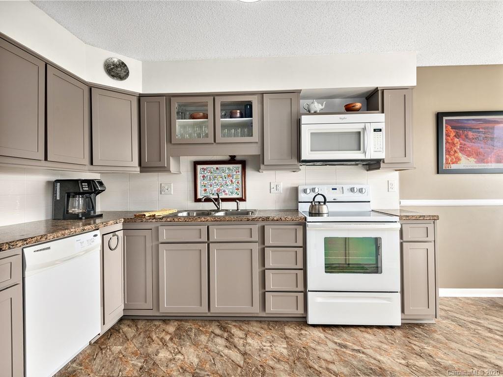 Property image 5 of 91 Hollybrook Drive in Hollybrook Condos, Asheville, NC 28803