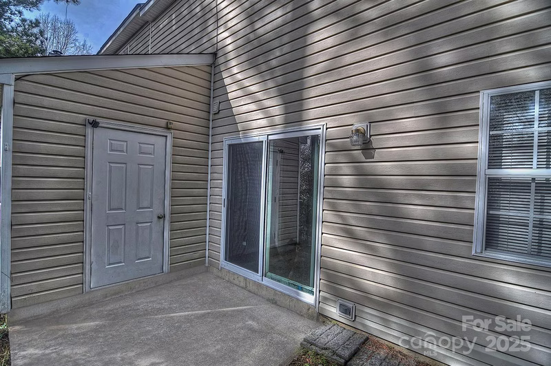 Property image 2 at 3258 Summercroft Lane, Charlotte, NC 28269