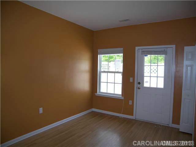 Property image 3 of 7020 Somerset Springs Drive in Somerset Springs, Charlotte, NC 28262