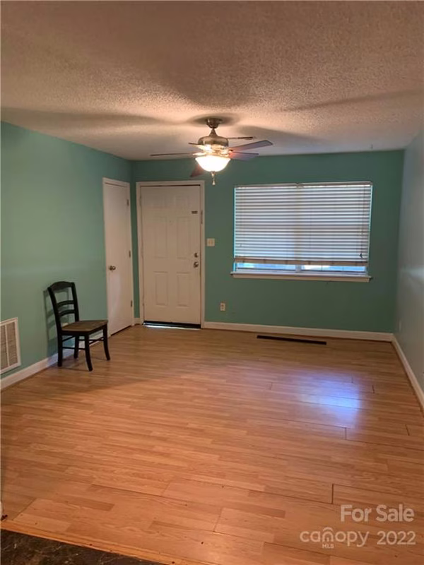 Property image 3 at 4005 Howie Circle, Charlotte, NC 28205