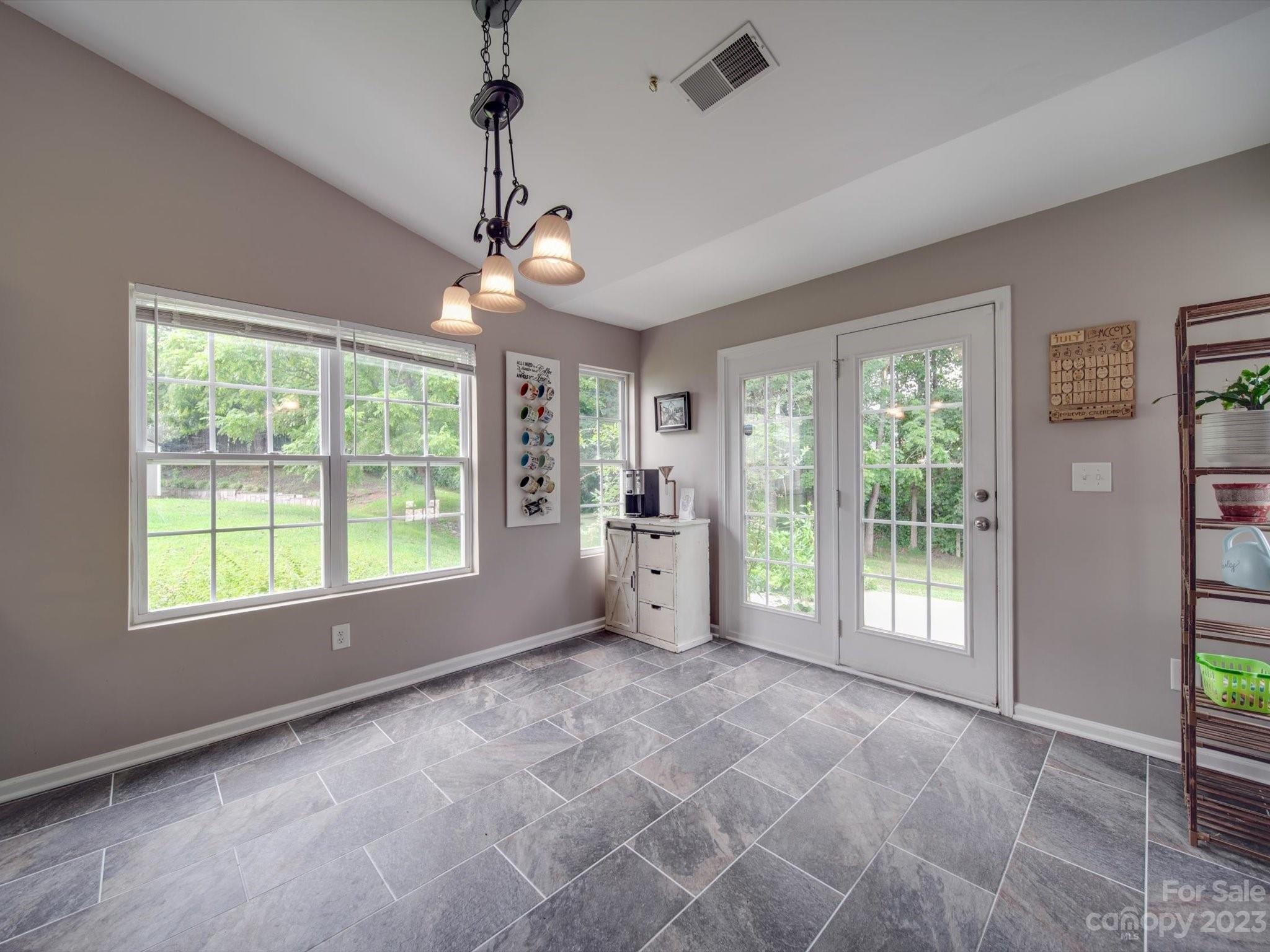 Property image 4 of 2304 Wexford Way in Taras Trace, Statesville, NC 28625