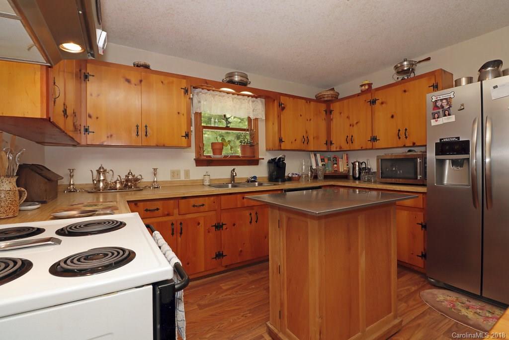 Property image 4 of 16 Valeria Lane in Thomas Woods, Pisgah Forest, NC 28768