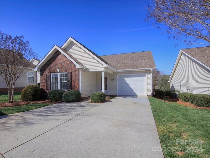 Property image 4 at 203 Oak Village Parkway, Mooresville, NC 28117