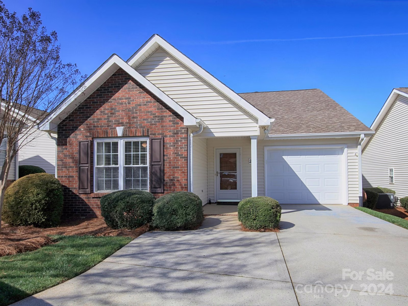 Property image 1 at 203 Oak Village Parkway, Mooresville, NC 28117