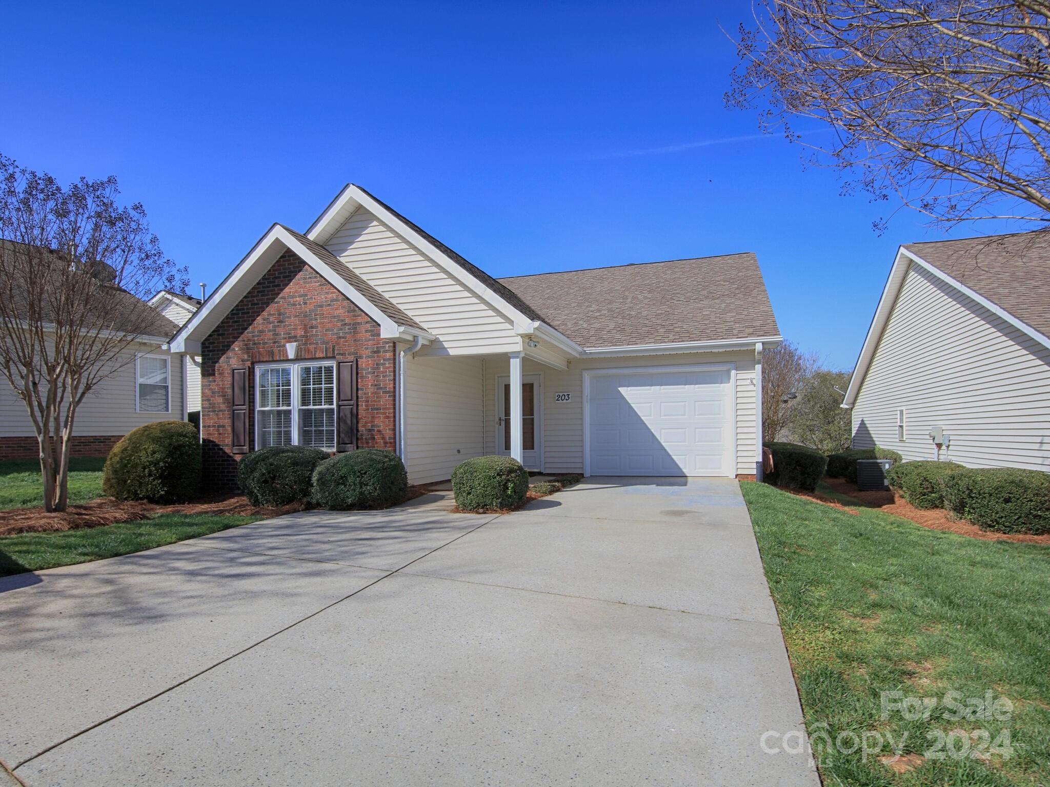 Property image 4 of 203 Oak Village Parkway in The Villages At Oak Tree, Mooresville, NC 28117