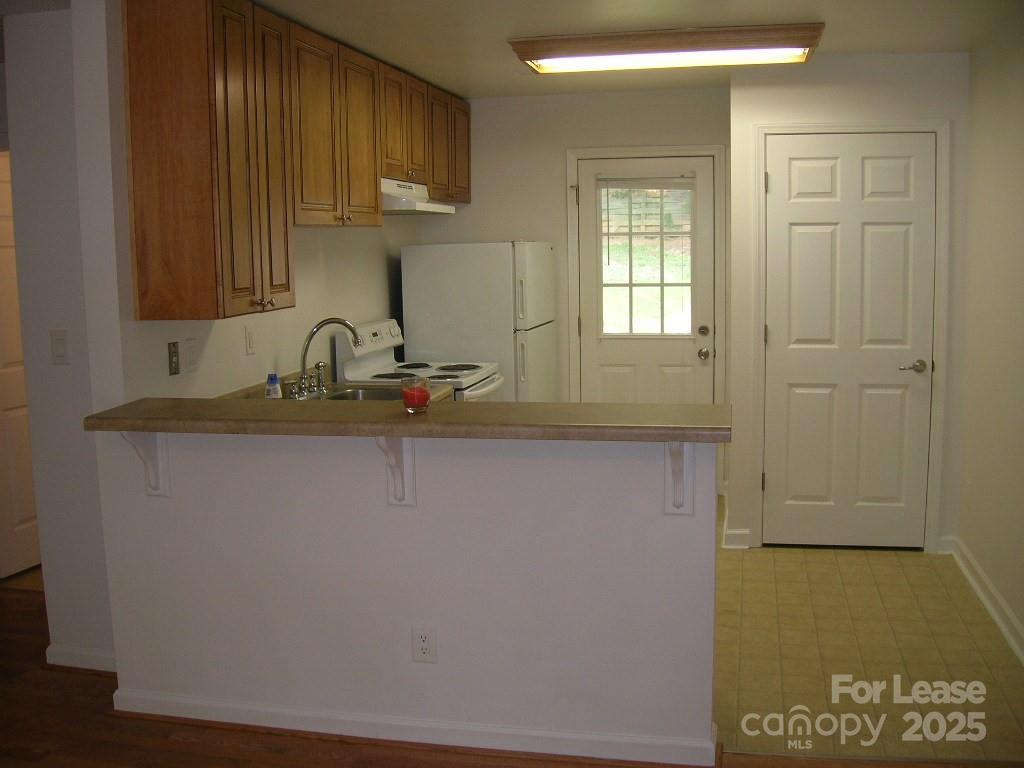 Property image 2 of 2316 Woodbridge Drive in Southgate, Gastonia, NC 28056