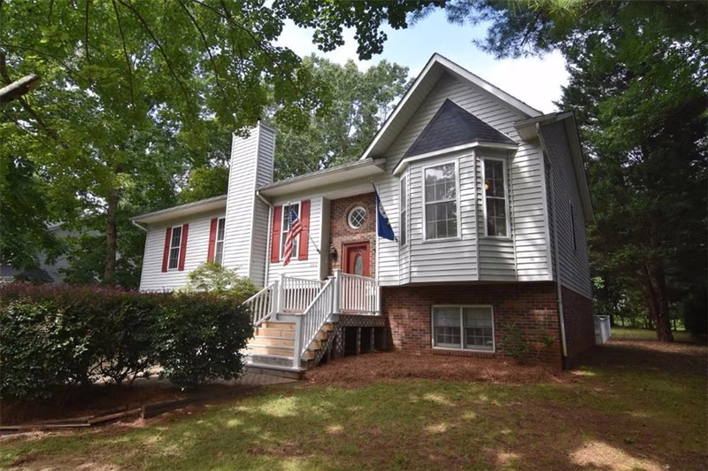 Property image 2 at 606 17th Avenue Drive, Hickory, NC 28602