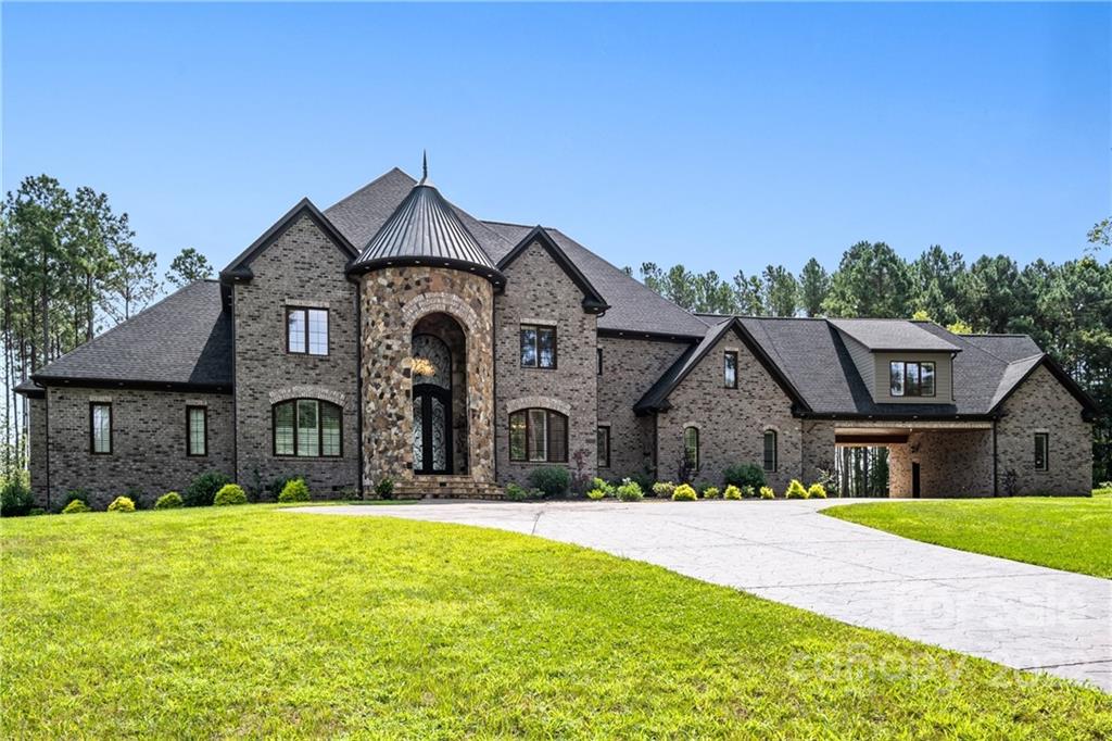 Property image 4 of 1033 Fern Hill Road in Woodleaf, Mooresville, NC 28117