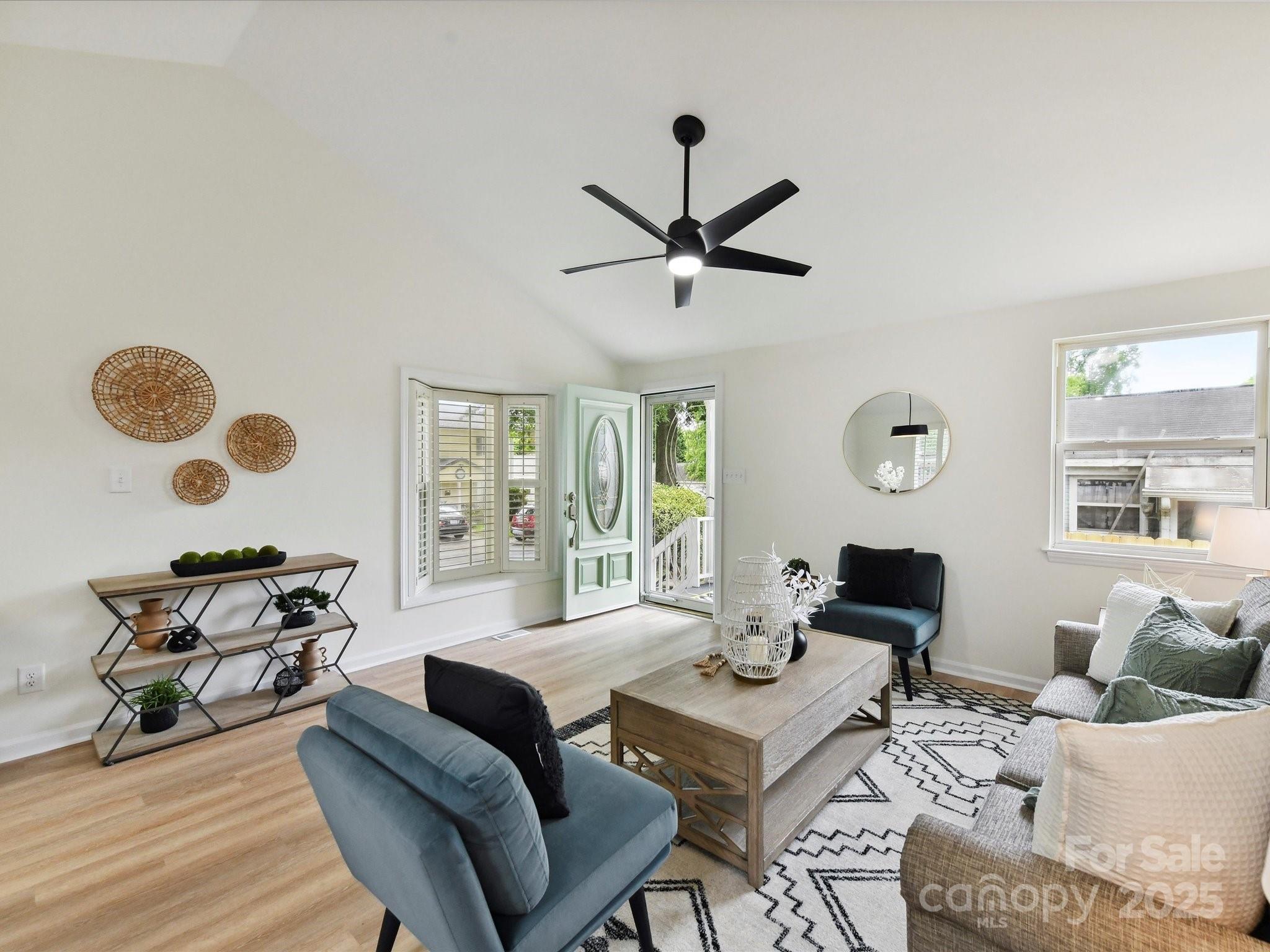 Property image 5 of 2017 Brewton Drive in Selwyn Park, Charlotte, NC 28206